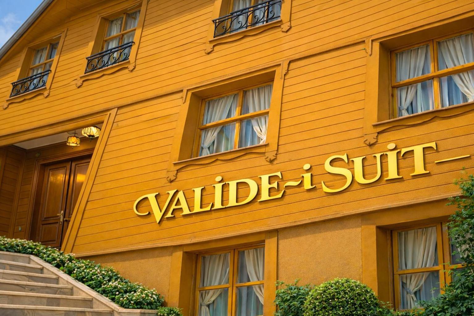 Valide I Suit — Photos 1